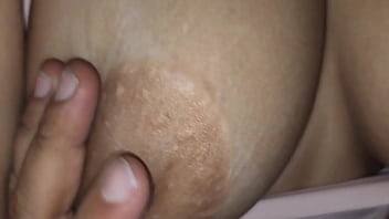 La vecina y su gigante culo