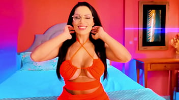 Puta de luxo atende no motel e deixa o cliente socar fundo no cuzinho