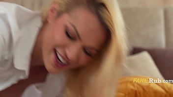 Milf with broken arms eats out a hot helpful teen