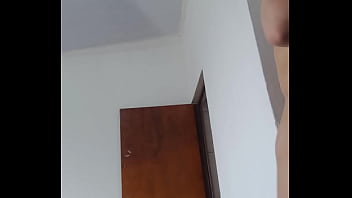 Ninfeta safada passando creminho