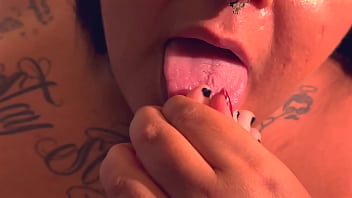 Please tickle my beautiful feet