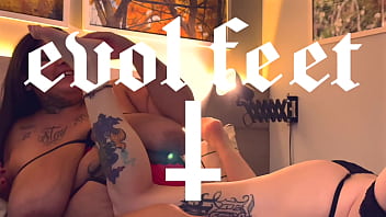 Please tickle my beautiful feet