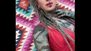 Sending a smile and a wink your way lovely people what’s something that always brightens your day #smileandwi