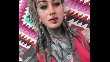 Sending a smile and a wink your way lovely people what’s something that always brightens your day #smileandwi