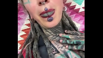 Sending a smile and a wink your way lovely people what’s something that always brightens your day #smileandwi