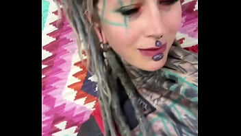 Sending a smile and a wink your way lovely people what’s something that always brightens your day #smileandwi