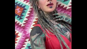 Sending a smile and a wink your way lovely people what’s something that always brightens your day #smileandwi