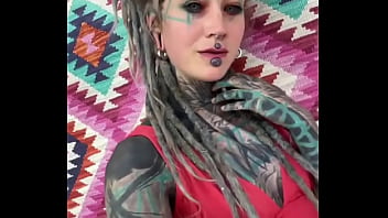 Sending a smile and a wink your way lovely people what’s something that always brightens your day #smileandwi