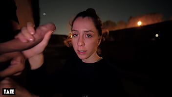 Slutty teenie get risky public facial