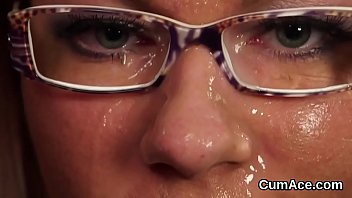 Slutty peach gets cum load on her face eating all the spunk