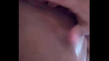 Mi prima caliente se graba para mi