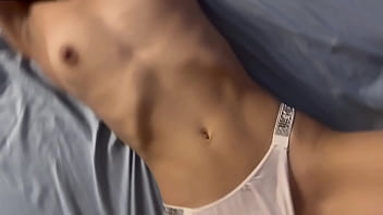 Se coge rico a su cuñado antes de que llegue su marido ya que bien mojadita para despue ir a cogerse a su marido como si nada