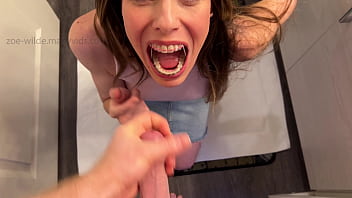 He came in my mouth while i was putting rubber bands on my braces