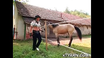 Sweetheart learns how to engulf Sweetheart learns how to engulf