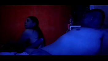 Vecina le gusta mamamerme el pito cuando se esposo se va de viaje