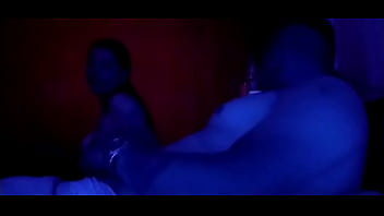 Vecina le gusta mamamerme el pito cuando se esposo se va de viaje