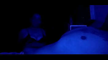 Vecina le gusta mamamerme el pito cuando se esposo se va de viaje Vecina le gusta mamamerme el pito cuando se esposo se va de viaje