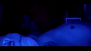 Vecina le gusta mamamerme el pito cuando se esposo se va de viaje