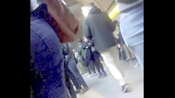 Rica culona en el subte linea h Rica culona en el subte linea h