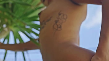 Sanktor bald butch teasing in the tropics