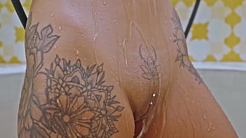 Sanktor bald butch teasing in the tropics