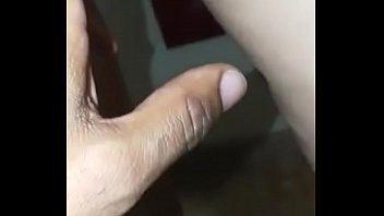 Le meto dedo por el culo y luego pinga por su chucha Le meto dedo por el culo y luego pinga por su chucha