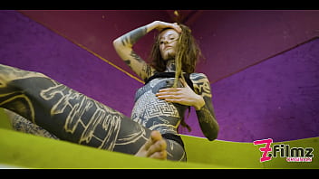 Alternative hippie tattooed teen wants to stuff her delicious pussy