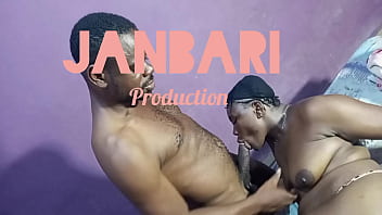 Quick doggy style with an awesome com on the ass