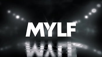 Nonton April Spotlight: Your Squirting Toy Aderes Quin thumbnail