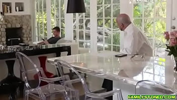 Mind your manners and your dick0