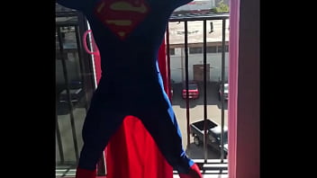Hombre Gay En Traje De Spandex Realiza Un Baile Sexy Fetiche De Zentai thumbnail