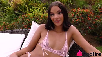 Magrinha débora andrade esguichou fazendo anal