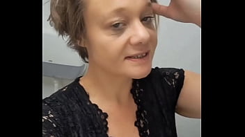 J'aime m'enfiler des godes partout où je vais