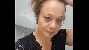 J'aime m'enfiler des godes partout où je vais