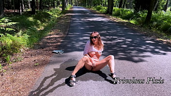 I pissed myself and cumed in a puddle of my own piss on the street