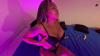 Minha bucetinha e a gozei de tesão com o meu grelão