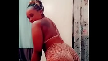 Big booty twerk