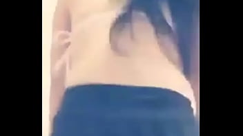 Novinha dançando rebolando gostoso