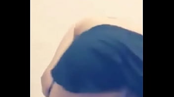 Novinha dançando rebolando gostoso