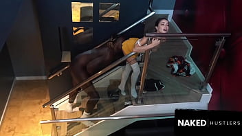 Home video captures size queen slut girlfriend secret affairs while her bf is at work