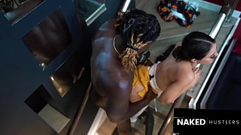 Home video captures size queen slut girlfriend secret affairs while her bf is at work