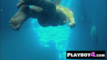 Hot babe enjoyed hot posing in wet clothes