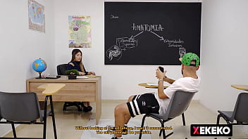 Profesora pervertida da clases de anatomia con su cuerpo a su alumno de verga gruesa