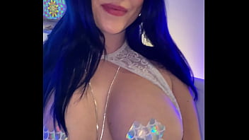 Colorful busty hottie eve marlowe