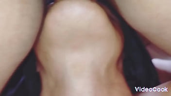 Dominando o amante e fazendo squirting na boca dele