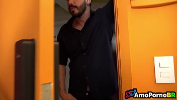 Ela teve um casamento chato e sem graça e precisava mudar