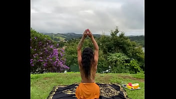 Bom dia hot yoga matinal