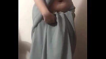 Teen hot wife showing everything