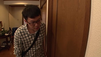 Bitly 3fgsg93 あの人気アイドルがこんなにエロいなんて… イメージビデオ撮影の休憩中にアイドルと先輩がセックスしているのを目撃してしまった僕。それに気付いたアイドルは焦る様子もなく僕に近寄り、「したいんでしょ?」と誘惑してくる!【パート3】 thumbnail