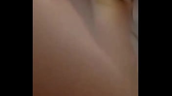 El amigo de mi novio me hace llegar al orgasmo El amigo de mi novio me hace llegar al orgasmo